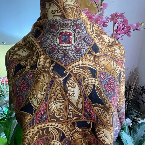 Chanel Silk/Wool Blend scarf - Picture 2 of 16